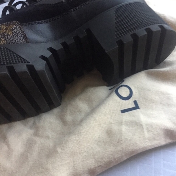 Louis Vuitton boots size 40 - Picture 3 of 4